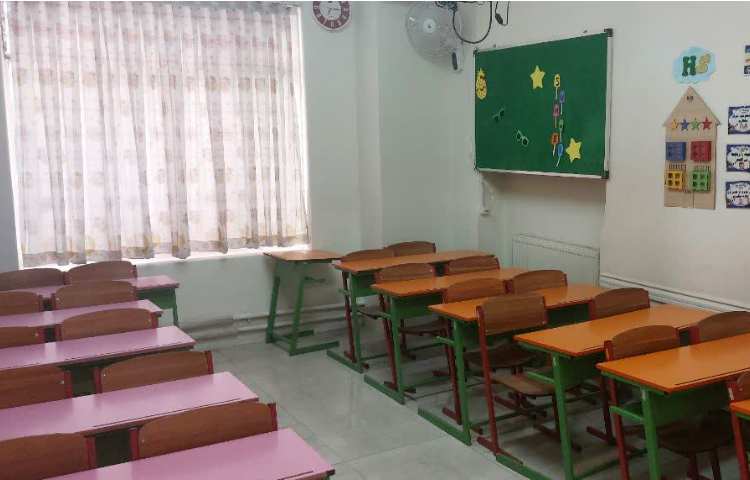 آغاز کلوپ تکه های یخ، خنده های ریز 1
