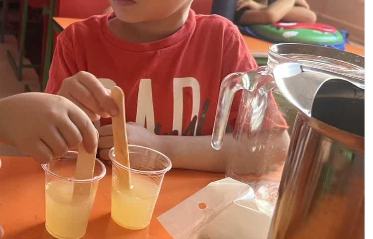 آماده سازی بستنی یخی و زنگ استقلال من 5