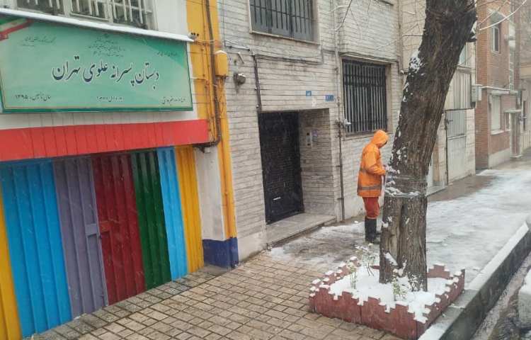 آماده‌سازی فضا برای مدرسه در زمان برف 7
