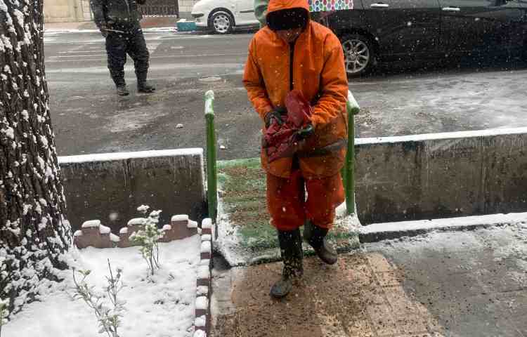 آماده‌سازی فضا برای مدرسه در زمان برف 8