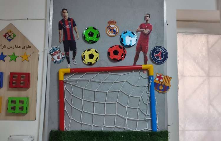 آماده سازی و تزئین کلاس های آموزشی 3