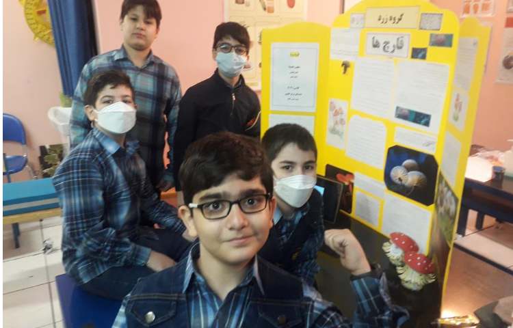 آماده سازی و طراحی پوسترهای گروه های چهارگانه چهارخونه دبستان علوی