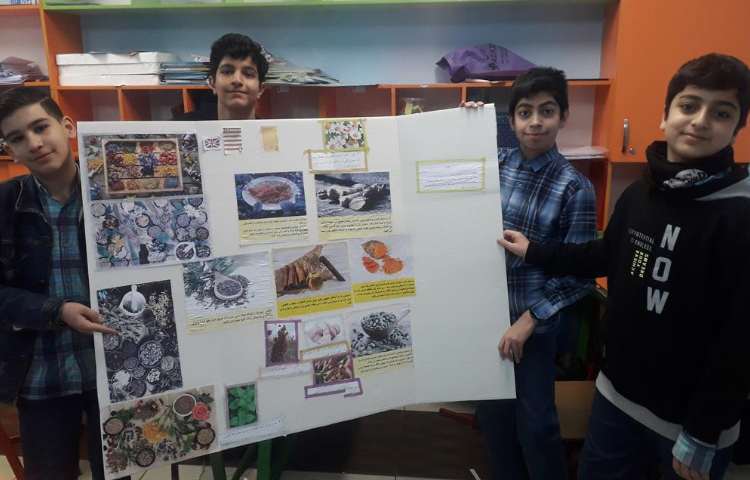 آماده سازی و طراحی پوسترهای گروه های چهارگانه چهارخونه دبستان علوی 14