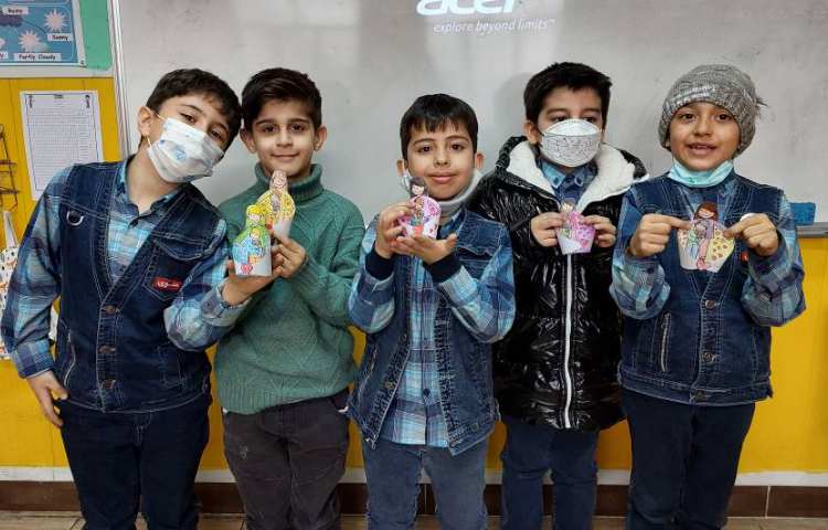 :آماده کردن هدیه روز مادر توسط دانش آموزان 5