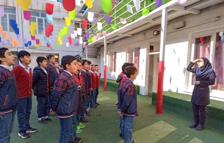 آمادگی جهت برگزاری جشن بزرگ زبان 11