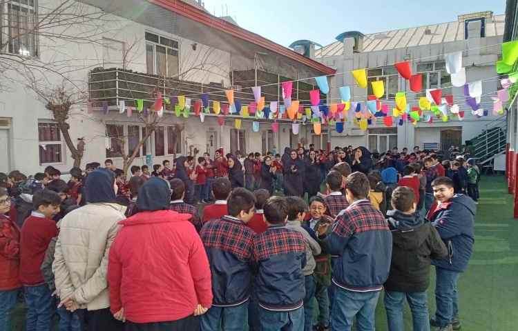 آمادگی جهت برگزاری جشن بزرگ زبان 5