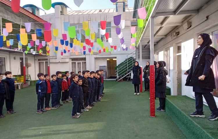 آمادگی جهت برگزاری جشن بزرگ زبان 7