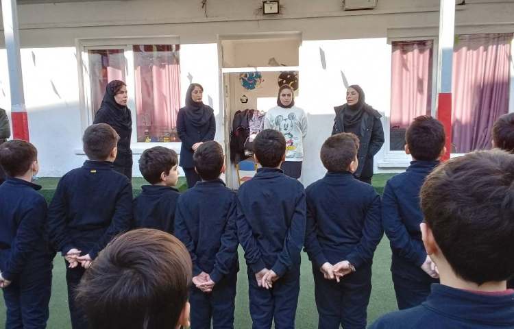 آمادگی جهت برگزاری جشن بزرگ زبان 9