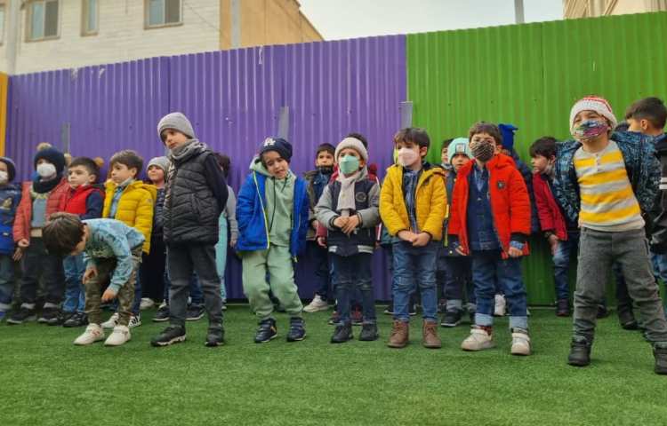 آمادگی دانش آموزان دبستان علوی برای جشن بزرگ یلدا 1