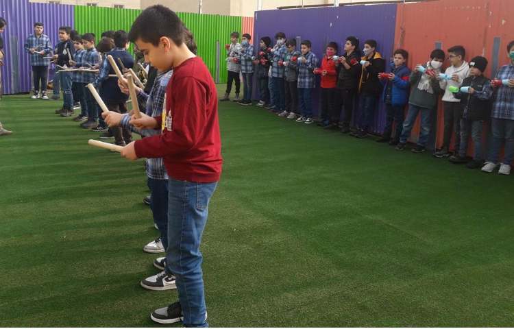 آمادگی دانش آموزان دبستان علوی برای جشن بزرگ یلدا 3