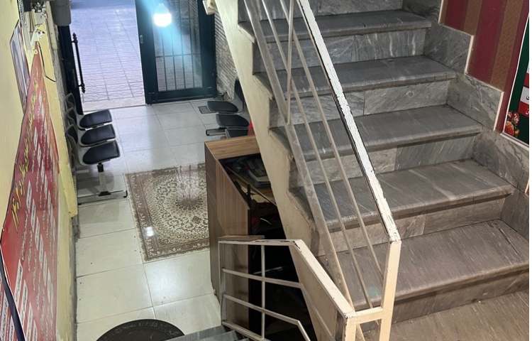 راه‌پله آموزشگاه جامی ملارد