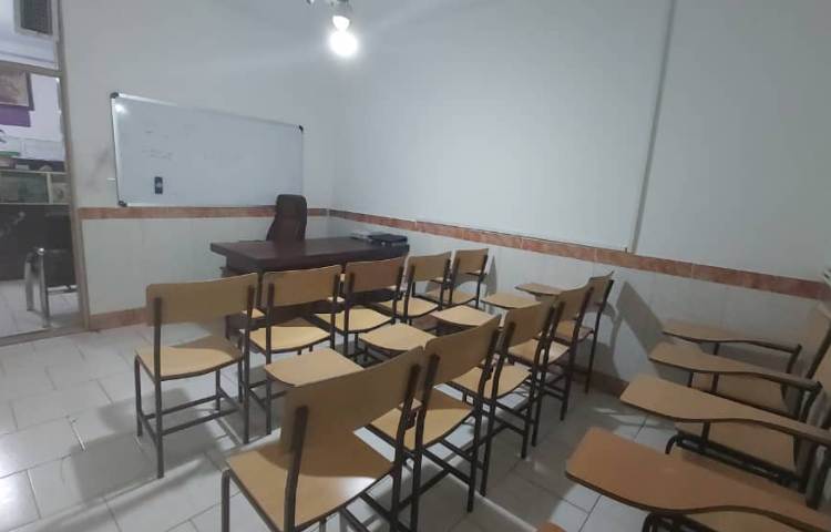 کلاس آموزشگاه معلم برتر آذرشهر