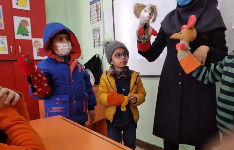 آموزش آشنایی با بانک و کارتخوان بوسیله نمایش عروسکی 6