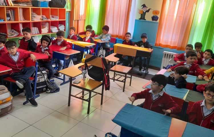 آموزش اتیکت غذاخوری آموزش تزیین دستمال سفره دانش آموزان پایه اول 3