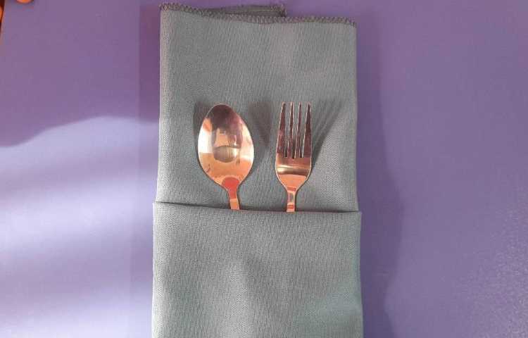 آموزش اتیکت غذاخوری آموزش تزیین دستمال سفره و دانش آموزان پایه اول