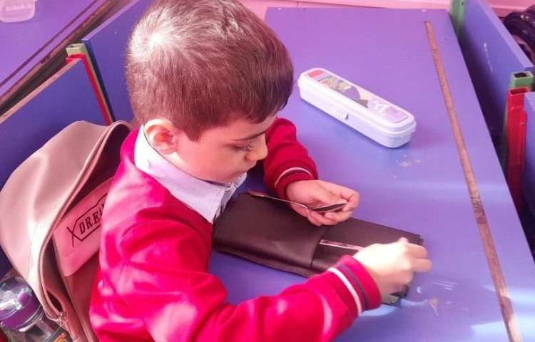 آموزش اتیکت غذاخوری آموزش تزیین دستمال سفره 3