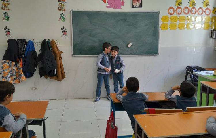 آموزش اتیکت فضای عمومی 2