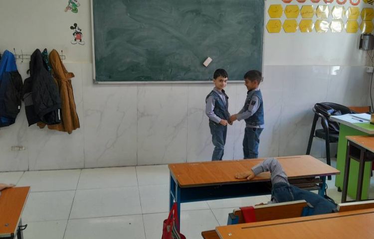 آموزش اتیکت فضای عمومی 3