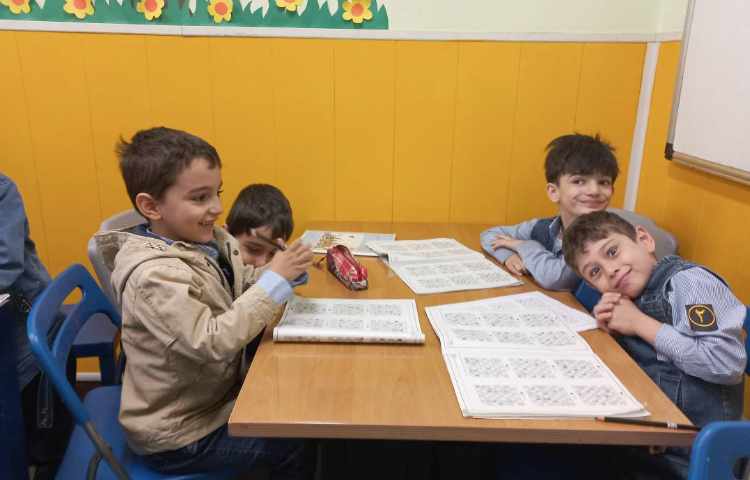 آموزش اسب و طرز گرفتن مهره‌های حریف با آن