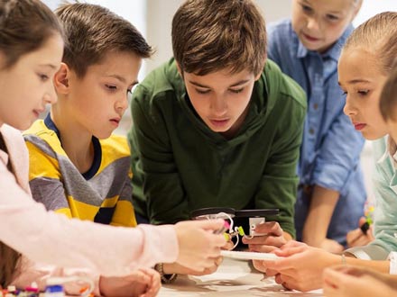 مشارکت در فعالیت‌های اجتماعی