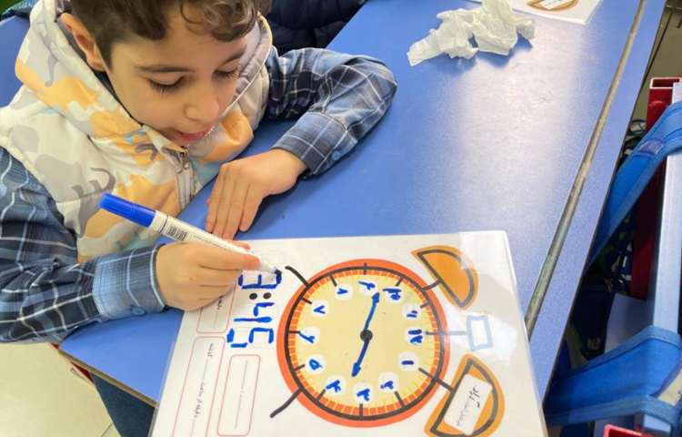 آموزش اعداد دیجیتال و ساعت 8