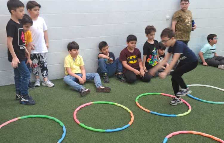 آموزش الگوی عددی و شکلی همراه با دست ورزی و بازی لی لی و تاس 5