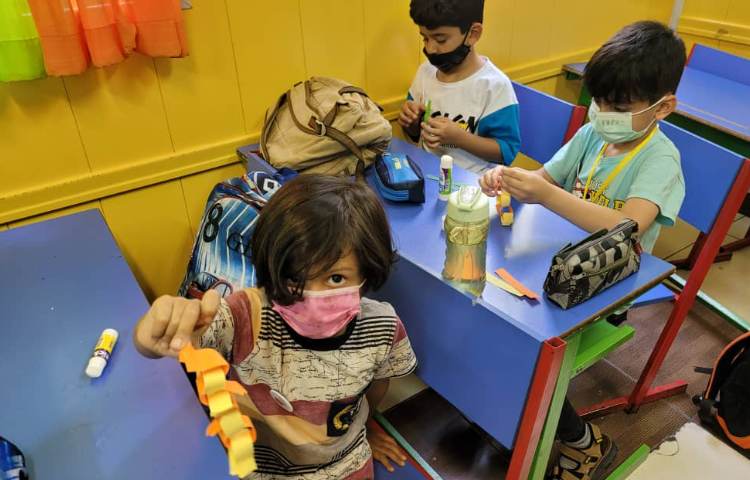 :آموزش الگو به صورت ریتمیک و درست کردن حلقه های عروس دریایی به صورت الگو، کلاس پرتقال 3