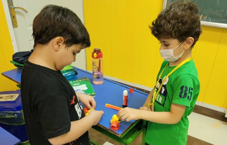 :آموزش الگو به صورت ریتمیک و درست کردن حلقه های عروس دریایی به صورت الگو، کلاس پرتقال 5