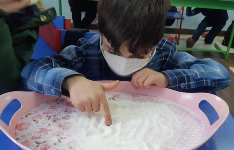 آموزش املای فضایی و نمکی در پایه اول دبستان 1