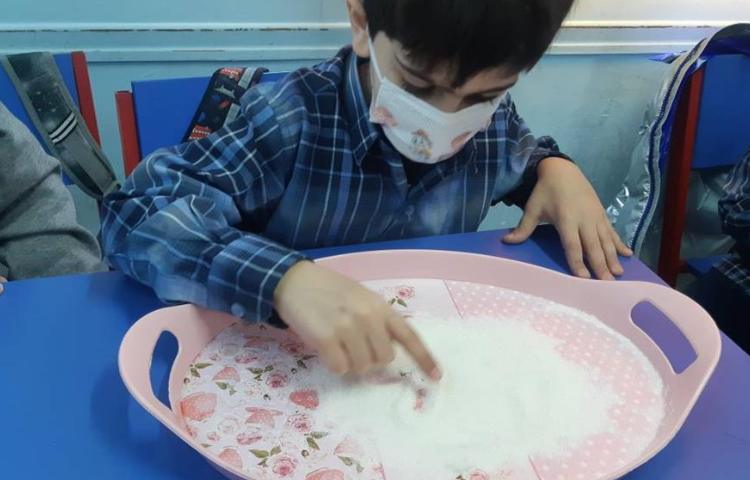 آموزش املای فضایی و نمکی در پایه اول دبستان 10