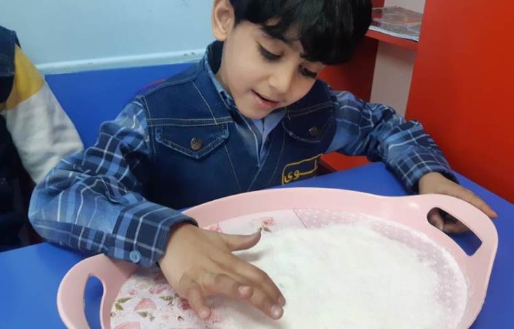 آموزش املای فضایی و نمکی در پایه اول دبستان 12