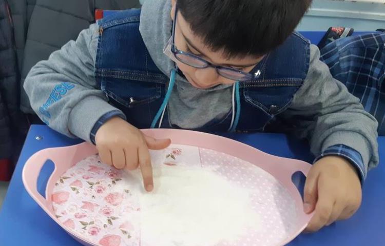 آموزش املای فضایی و نمکی در پایه اول دبستان 7