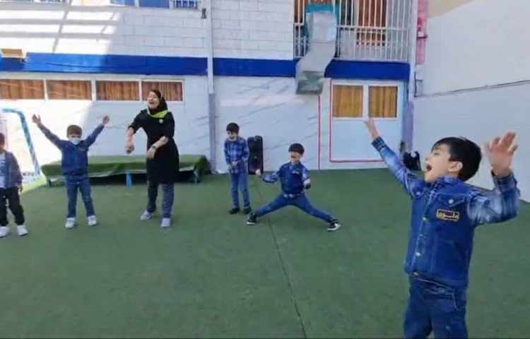 آموزش بازی استراتژیک شاد و خلاق پایه اول دبستان علوی شعبه غرب 2