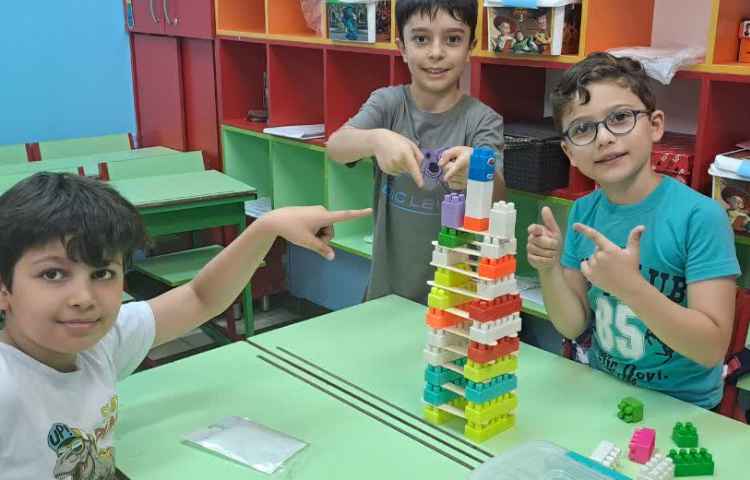 آموزش بازی ساختنی و روانخوانی و درک مطلب به صورت گروهی 5