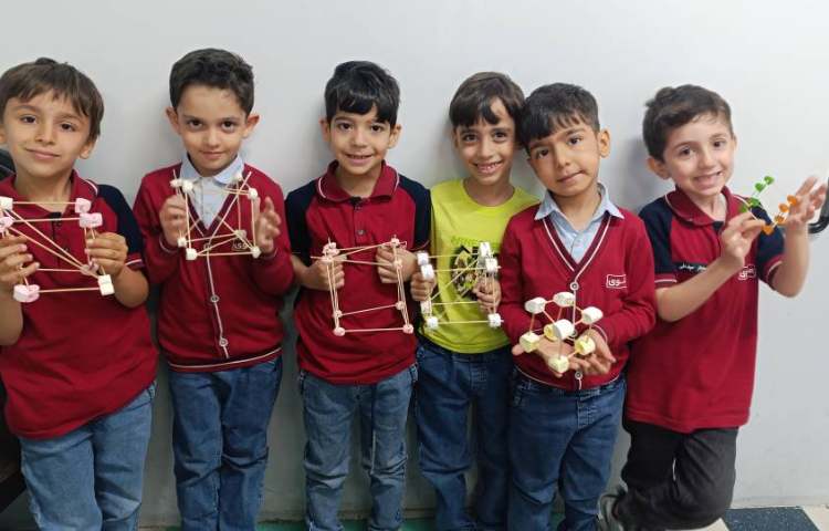 آموزش با مفهوم ساختن و تکرار و شکست و دوباره ساختن