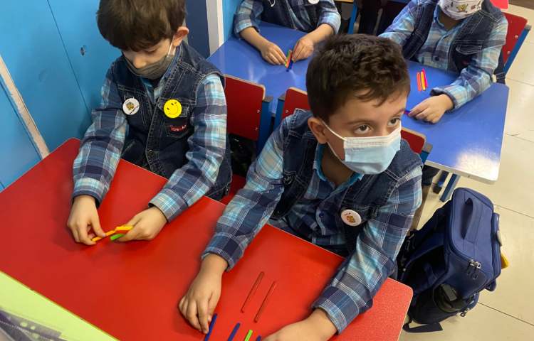 :آموزش برابری و نابرابری، کلاس قاصدک 8