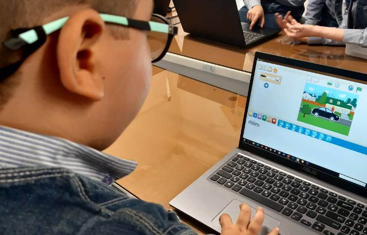 آموزش بلوک های حرکتی(آبی رنگ) در اسکرچ جونیور 2