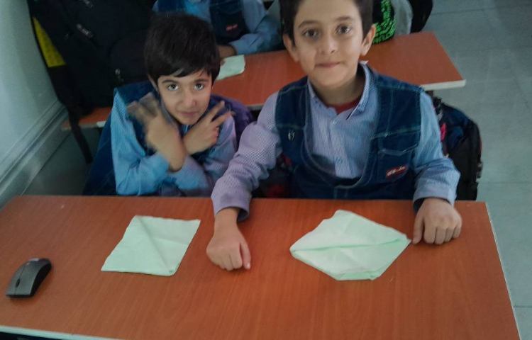 آموزش تزئین دستمال سفره 2