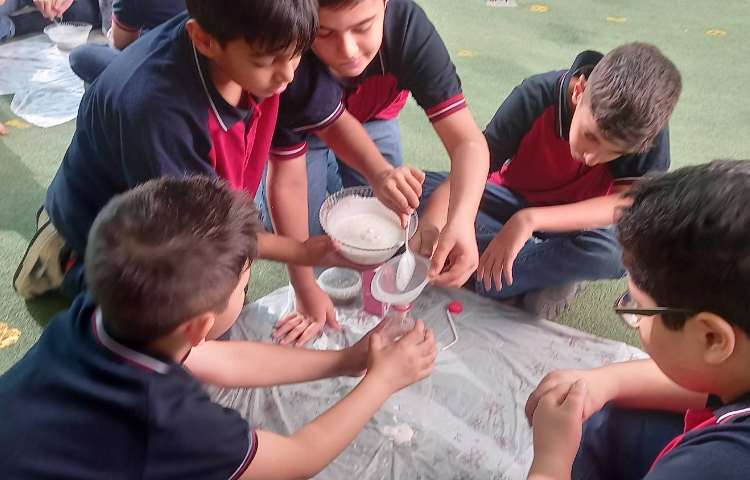 آموزش تغییرات فیزیکی و شیمیایی با تهیه‌ی دوغ 6