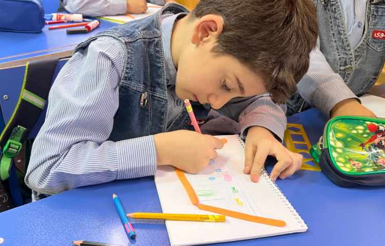 آموزش تنگ ماهی کلاژ ونقاشی 11