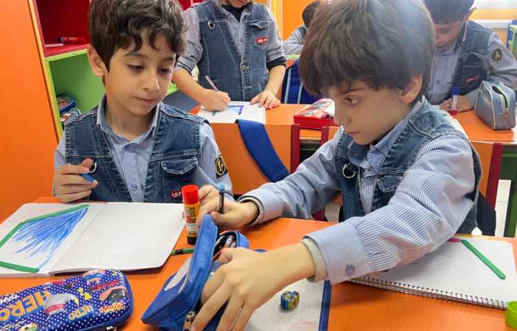 آموزش تنگ ماهی کلاژ ونقاشی 13