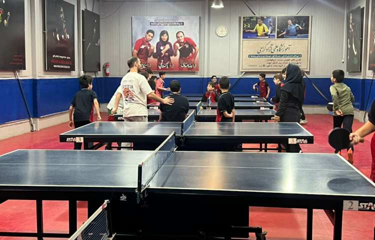 آموزش تنیس روی میز نحوه صحیح راکت گرفتن و سرویس زدن 4