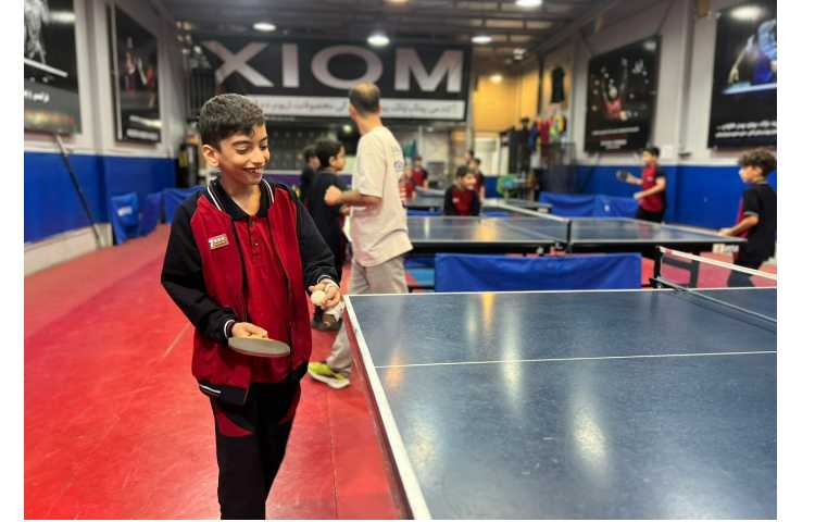 آموزش تنیس روی میز نحوه صحیح راکت گرفتن و سرویس زدن 4