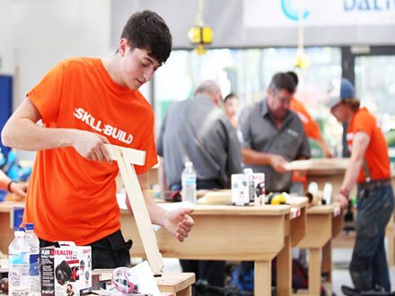 آموزش حداقل یک مهارت به دانش‌آموزان دوره اول و دوم متوسطه نظری