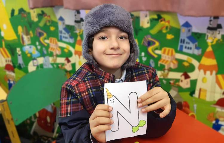 آموزش حرف Nn و هم‌خوانی سوره‌ی کوثر به زبان انگلیسی 3