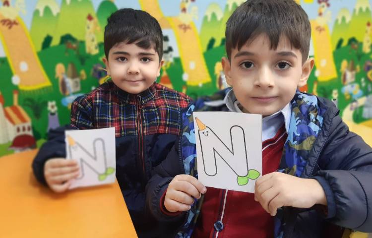 آموزش حرف Nn و هم‌خوانی سوره‌ی کوثر به زبان انگلیسی 4