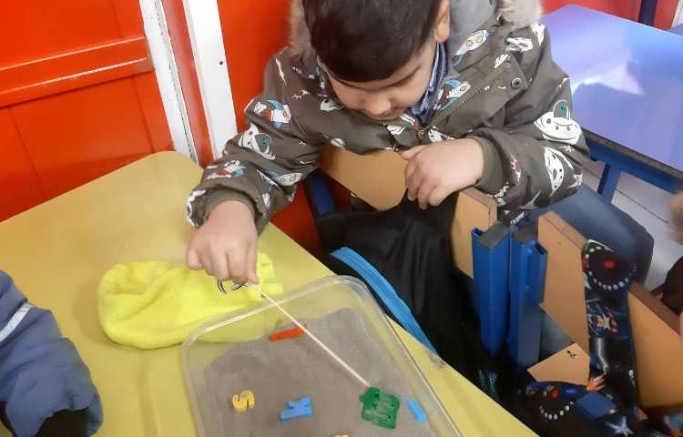 آموزش حروف همراه با بازی 2