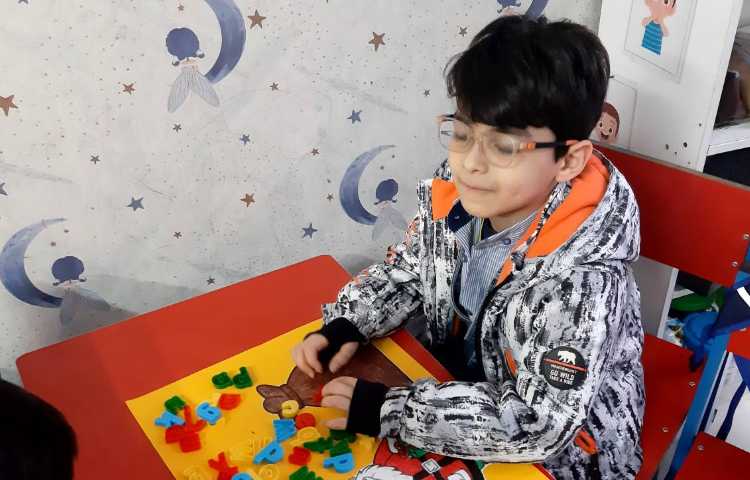 آموزش حروف همراه با بازی 2