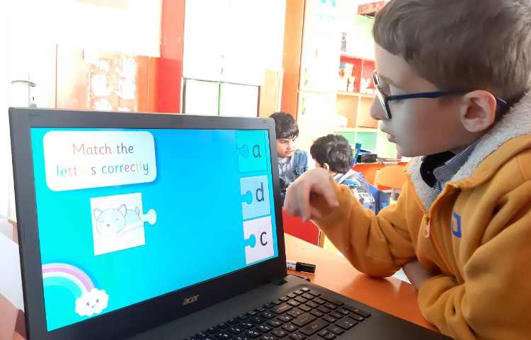 آموزش حروف همراه با بازی 4