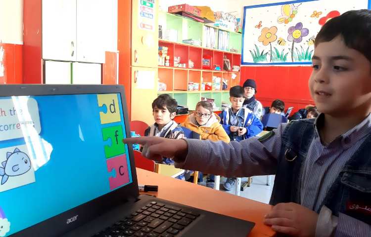 آموزش حروف همراه با بازی